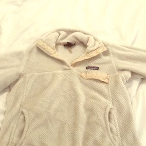 white/creme patagonia fleece